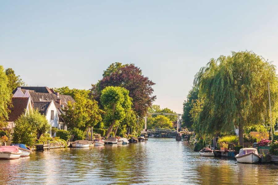 Vecht River: Full-day Cruise with Lunch - From your hotel to Maarssen by private car