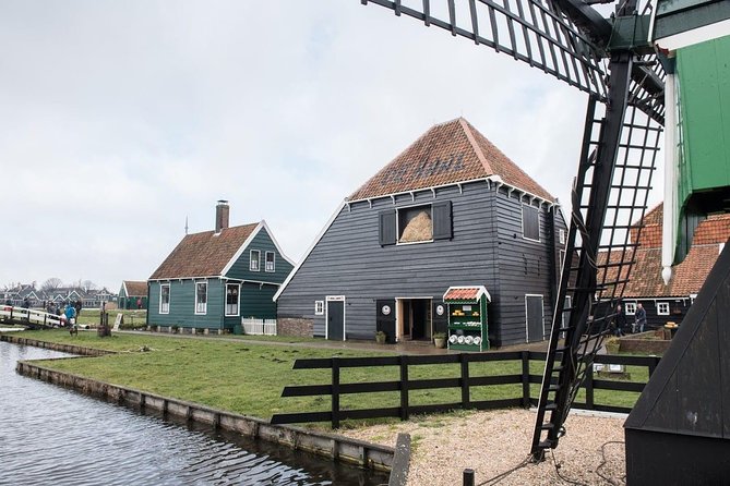 Visit Amsterdam Countryside with windmills by bike - What the $58.11 price really covers
