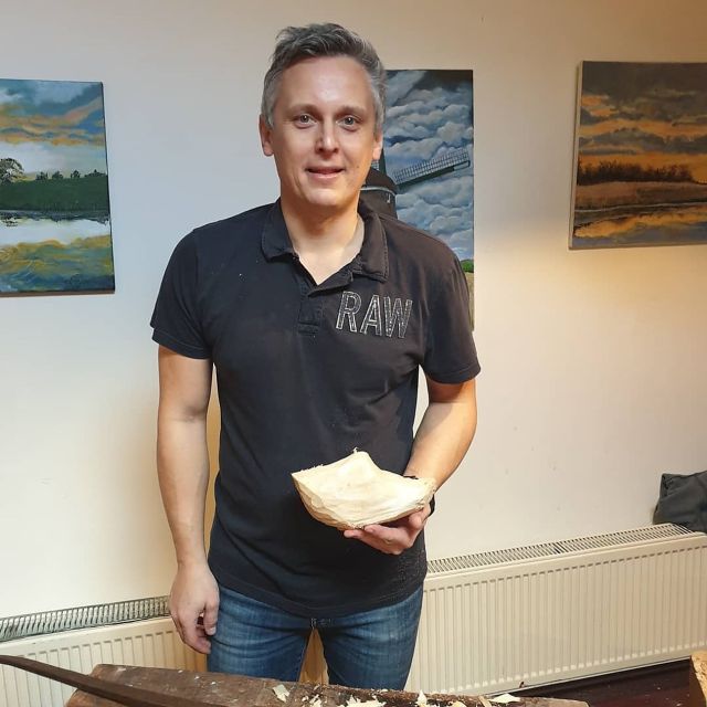 Volendam: 2-Hour Clogmaking Workshop and Cheese Tour - Price, timing, and the question of value