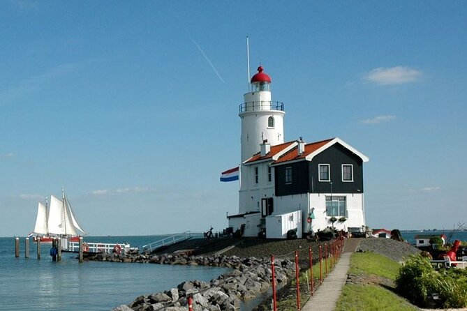 Volendam: E-bike rental with suggested countryside- and fisherman village route - What the electric bike is really worth