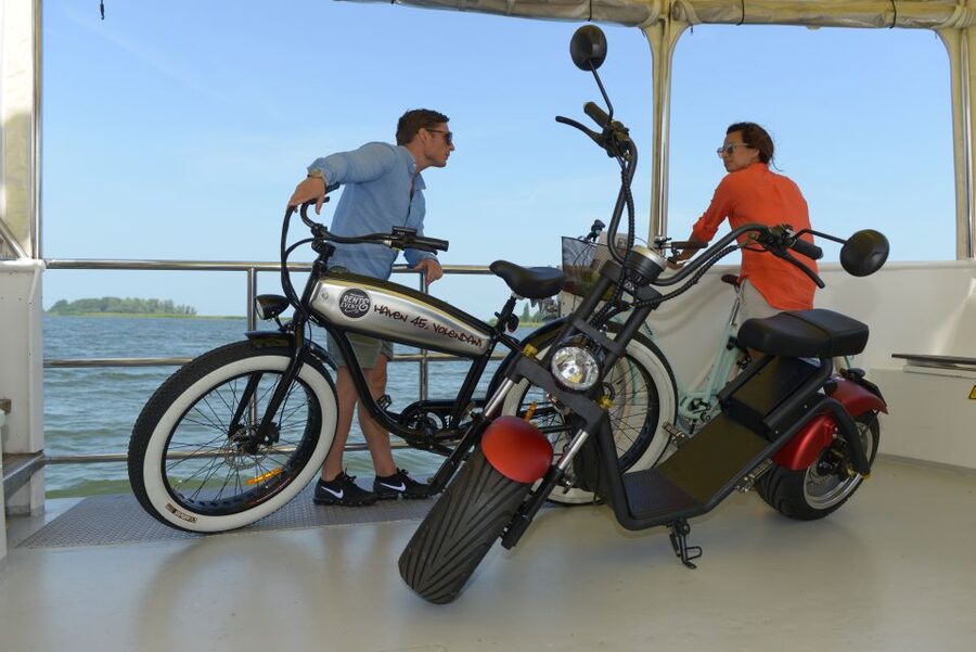 Volendam: E-Fatbike Rental - A working windmill and a cheese farm