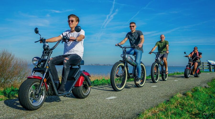 Volendam: E-Scooter Rental - What the experience includes, and what costs extra