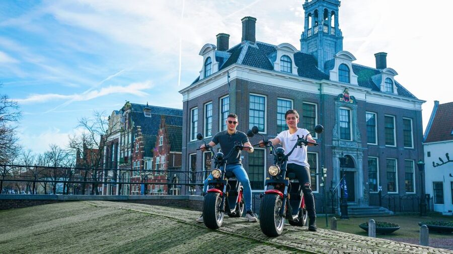 Volendam: E-Scooter Rental - Who will enjoy this ride most