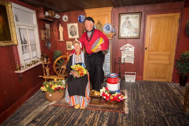 Volendam: Photo Opportunity in Traditional Dutch Costume - Why the costume makes the souvenir special