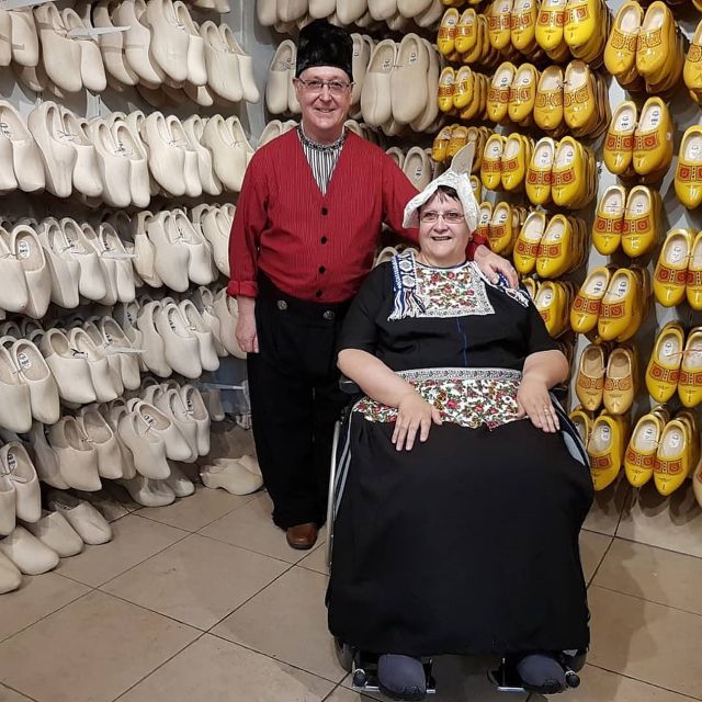 Volendam: Traditional Costume Photo with Cheese & Clog Tour - Getting there from Amsterdam