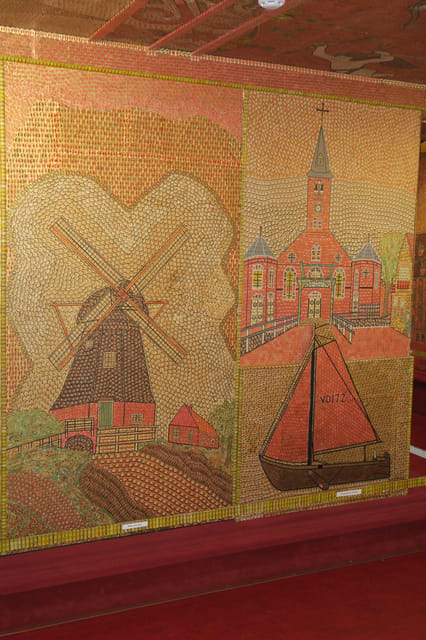 Volendam: Volendams Museum Entry Ticket - Costumes, clogs, and the local look