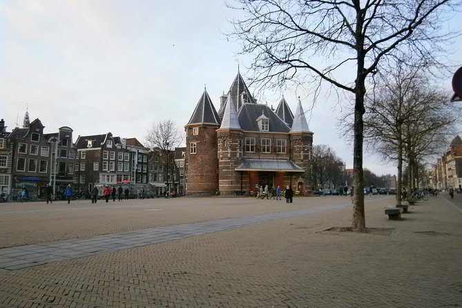 Walking tour of 2 hours of the highlights of Amsterdam - Dam Square and the final city view