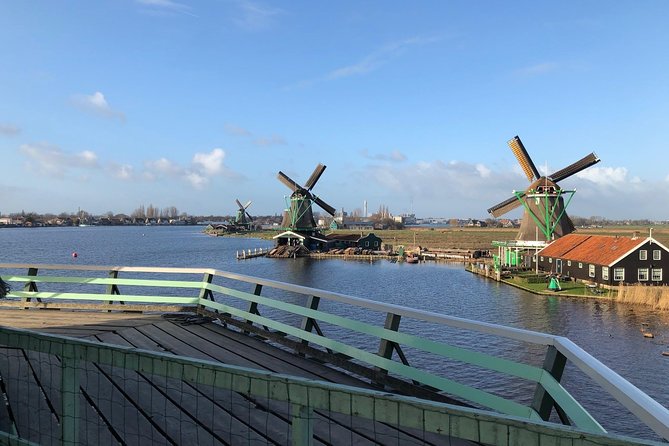 Windmill village Zaanse Schans from Amsterdam Central Station - The 15-minute walk to the windmills