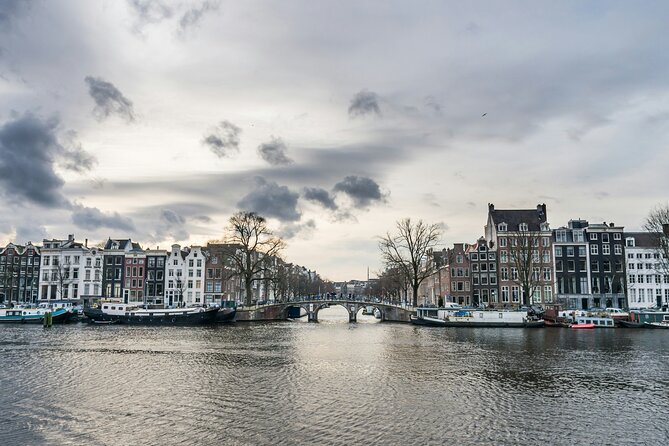 Winter Canal Cruise in Amsterdam - The guide can make or break the ride