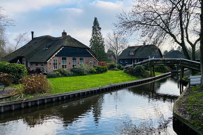 Zaanse Schans and Giethoorn Small-Group Tour with Hotel Pick-Up - The short Royal Amsterdam Diamond visit