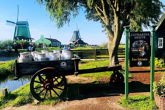 Zaanse Schans and Giethoorn Small-Group Tour with Hotel Pick-Up - Lunch, free time, and the pace of the day
