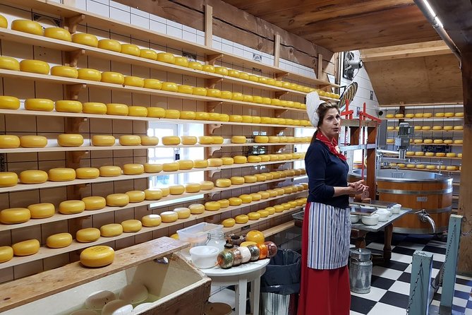 Zaanse Schans and Volendam Private Tour – Clogs, Cheese and More - A guide makes the biggest difference