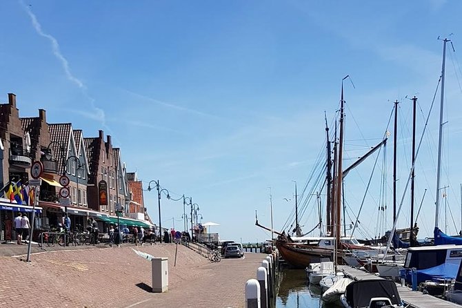 Zaanse Schans and Volendam Private Tour – Clogs, Cheese and More - Who gets the best value from this tour?