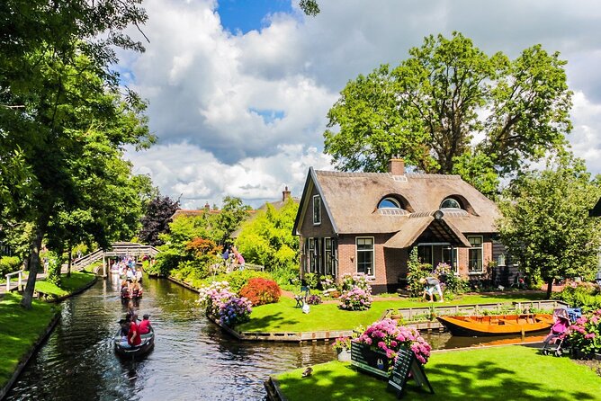 Zaanse Schans Giethoorn Private Tour from Amsterdam Canal Cruise - The day at a glance