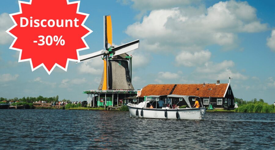 Zaanse Schans: Private Cruise + Live Guide, Optional Drinks - The private boat and guide experience
