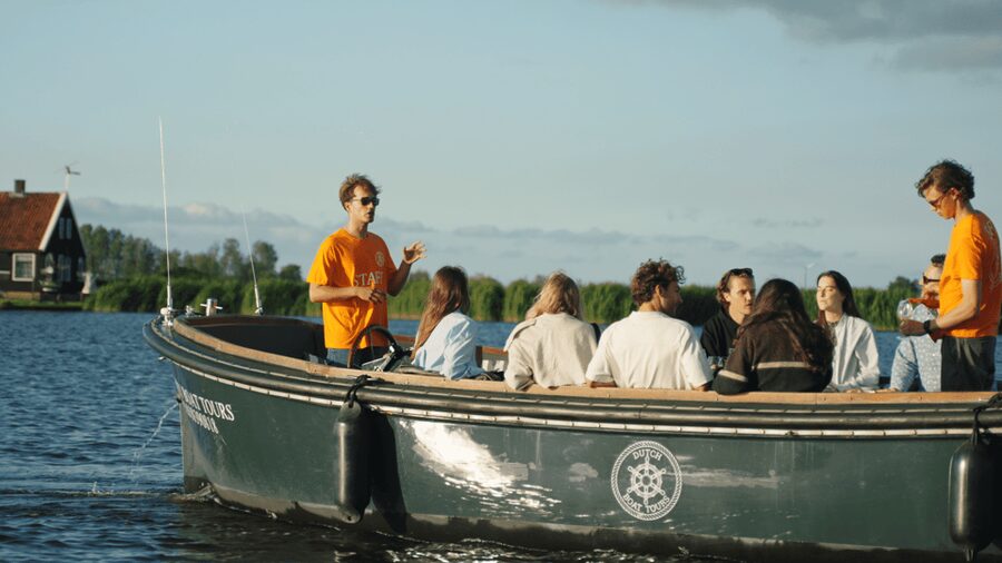 Zaanse Schans: Private Cruise + Live Guide, Optional Drinks - Reaching Wormerveer by boat