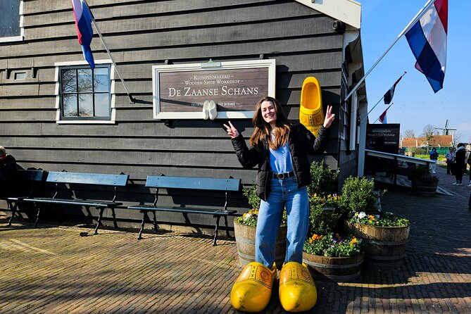 Zaanse Schans Windmills, Cheese and Volendam Tour from Amsterdam - Cheese at Catharina Hoeve: a tasty but brief stop